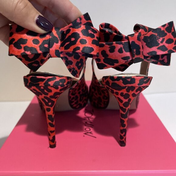 Betsey Johnson Leopard Sling Back Heels Shoes Size 7M Black Red Back Bow Sexy - Picture 7 of 11